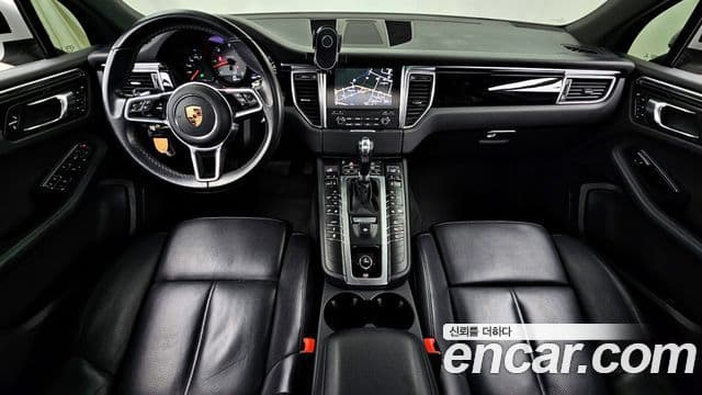 Porsche Macan 95B, 2017 7