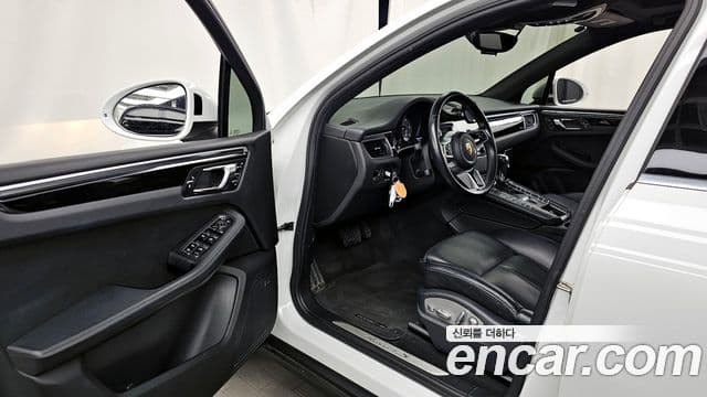 Porsche Macan 95B, 2017 10