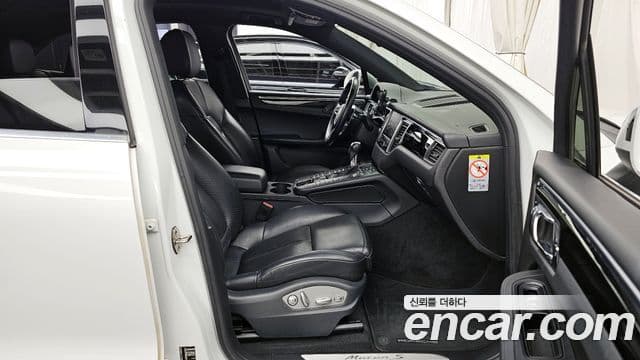 Porsche Macan 95B, 2017 12