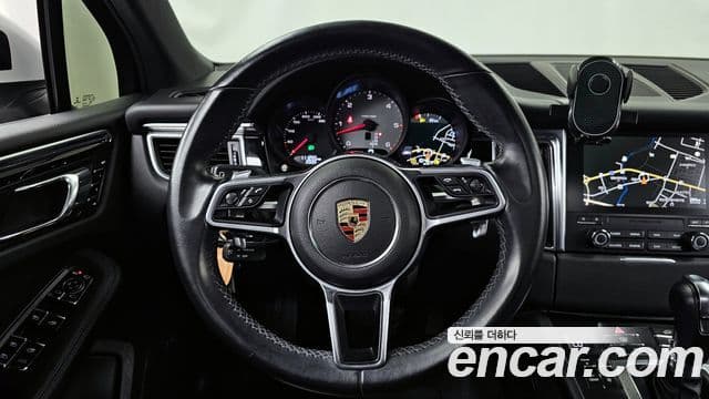 Porsche Macan 95B, 2017 13