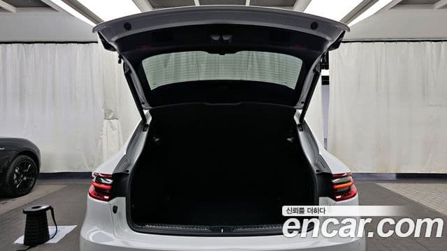 Porsche Macan 95B, 2017 20