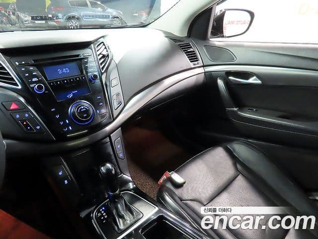 Hyundai i40 Modern, 2012 11