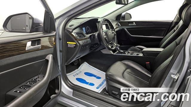 Hyundai LF Sonata Special, 2016 10