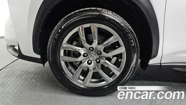 Lexus NX300h Supreme, 2017 все фото