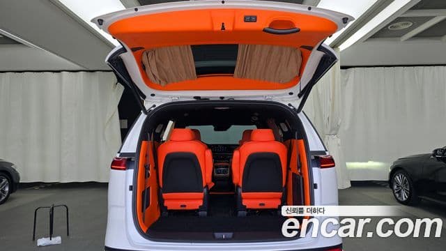 Kia Carnival 4세대 бензин 9인승 High Limousine(компания по спецнадстройкам), 2023 20