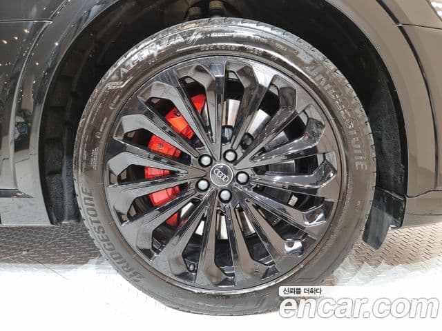 Audi Q8 e-Tron (GE) Premium, 2024 все фото