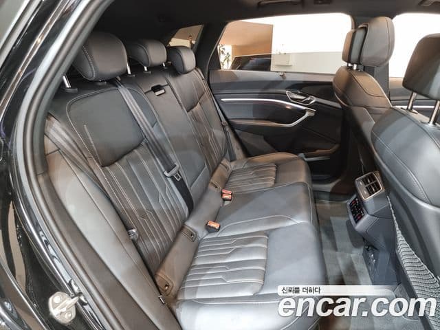 Audi Q8 e-Tron (GE) Premium, 2024 17