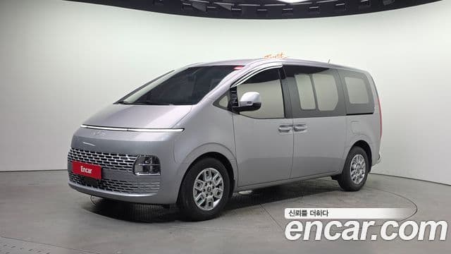 Hyundai Staria Modern, 2025 1