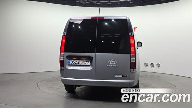 Hyundai Staria Modern, 2025 4