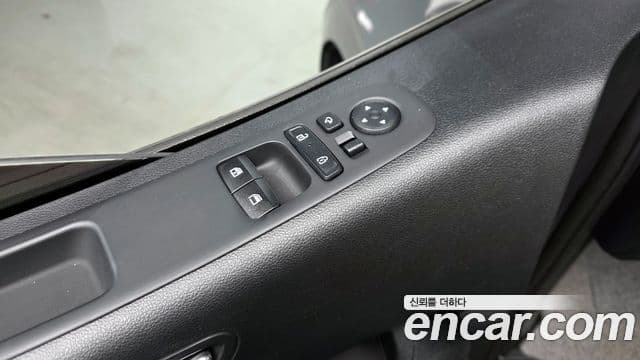 Hyundai Staria Modern, 2025 11