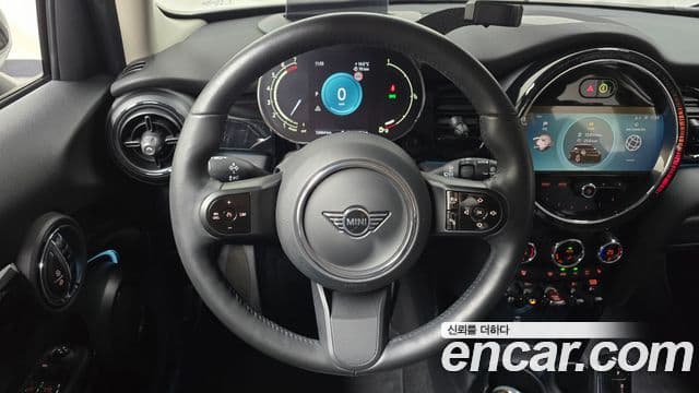 Mini Cooper 3세대, 2024 13