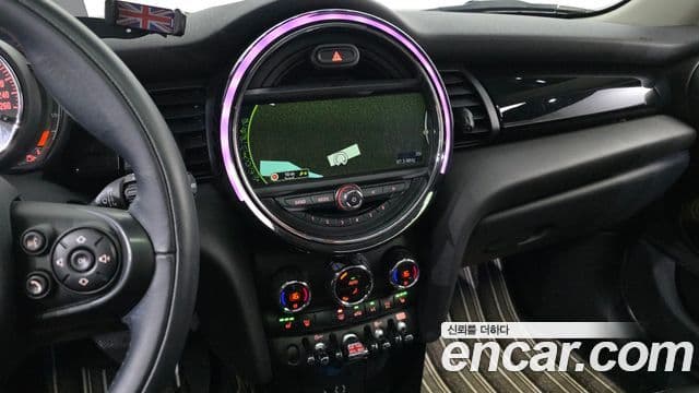 Mini Cooper D 3세대, 2018 15