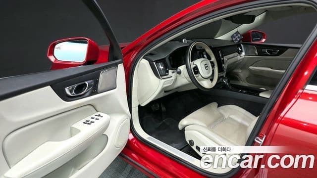 Volvo S60 3세대 T5 Inscription, 2020 10