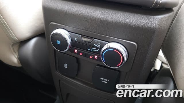 Ford Explorer 6세대 3.0 Platinum 4WD, 2022 19