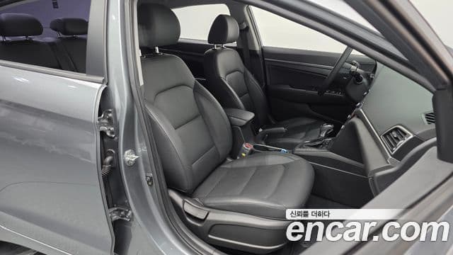 Hyundai Avante AD 1.6 GDI Value Plus, 2017 10