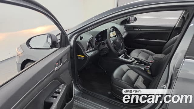 Hyundai Avante AD 1.6 GDI Value Plus, 2017 11