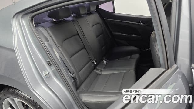 Hyundai Avante AD 1.6 GDI Value Plus, 2017 12