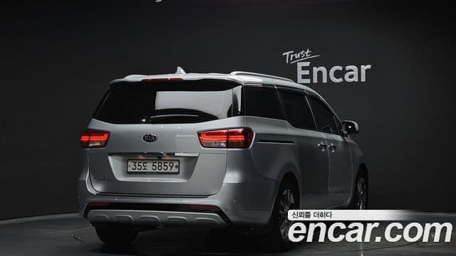 Kia All New Carnival Prestige, 2015 2