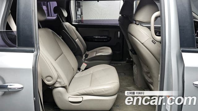 Kia All New Carnival Prestige, 2015 11