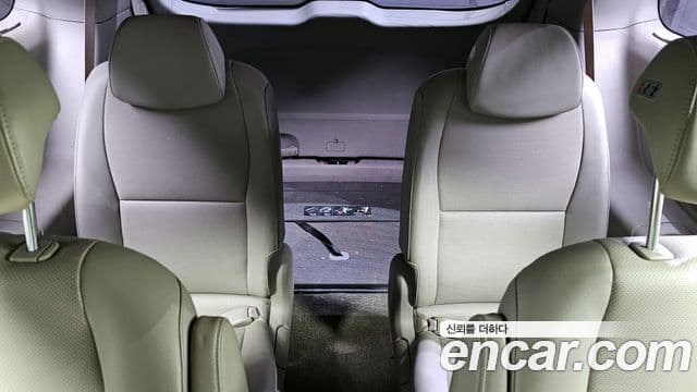 Kia All New Carnival Prestige, 2015 12