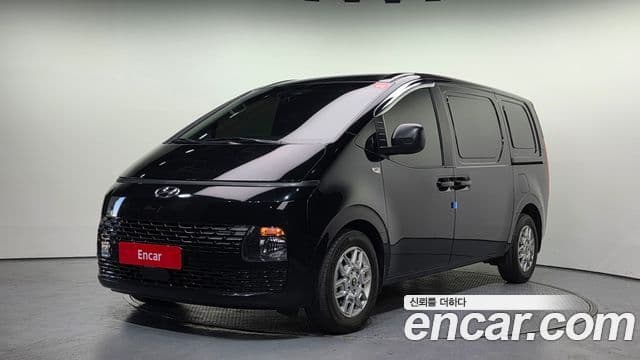 Hyundai Staria Smart, 2023 1