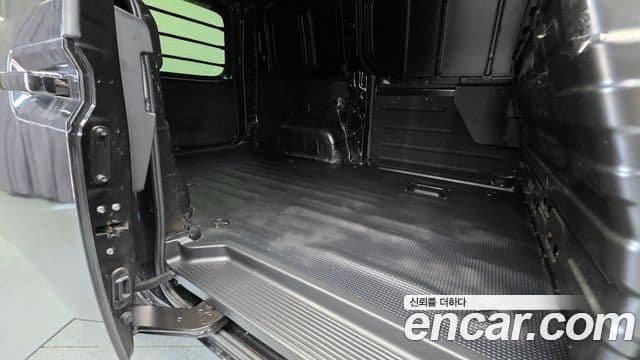 Hyundai Staria Smart, 2023 19