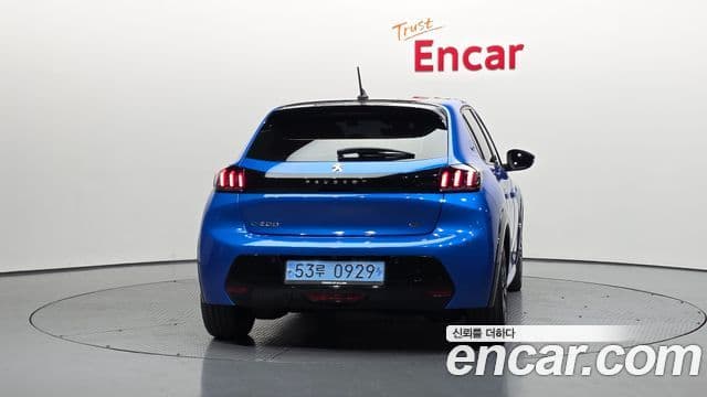 Peugeot e-208 2세대 GT, 2023 4