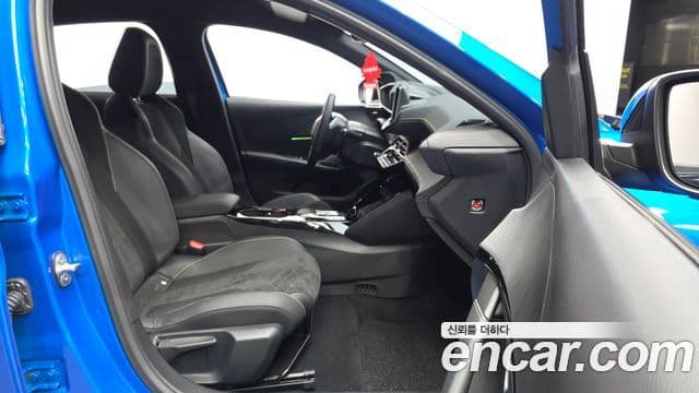 Peugeot e-208 2세대 GT, 2023 11