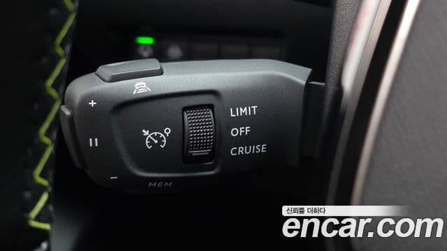 Peugeot e-208 2세대 GT, 2023 18