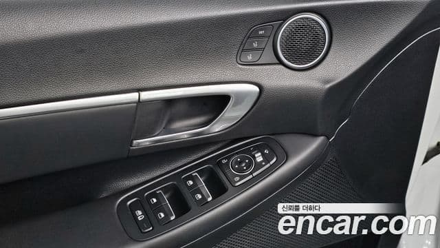 Hyundai Sonata гибрид (DN8) Family, 2021 18