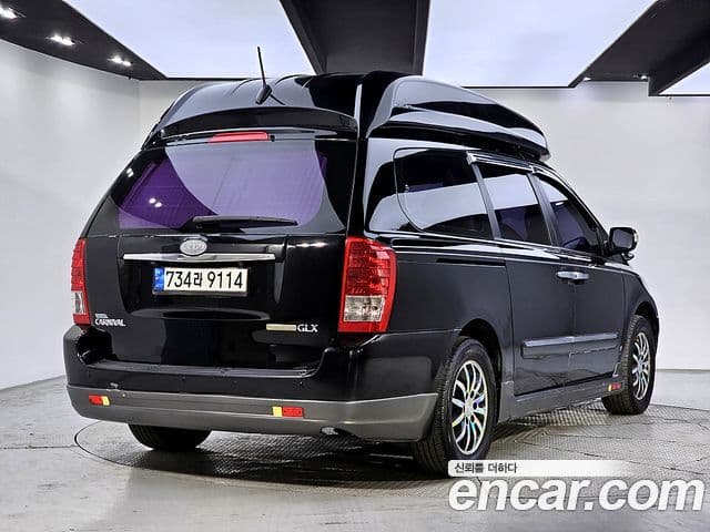 Kia Carnival R Premium, 2013 4