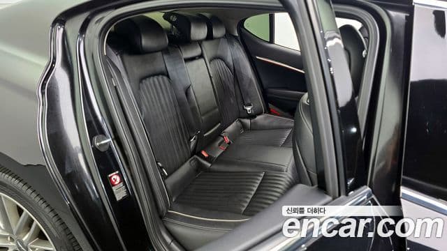 Genesis G70 Elite, 2020 12