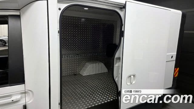 Hyundai ST1 Premium, 2025 12