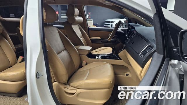 Kia All New Carnival Luxury, 2016 10