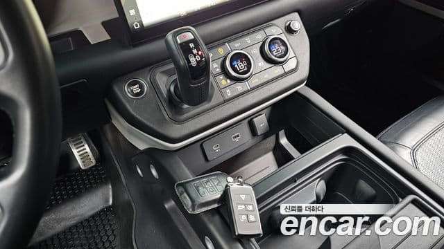 Land Rover Defender (L663) 110 D300 HSE, 2023 9