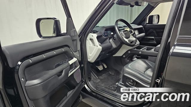 Land Rover Defender (L663) 110 D300 HSE, 2023 10