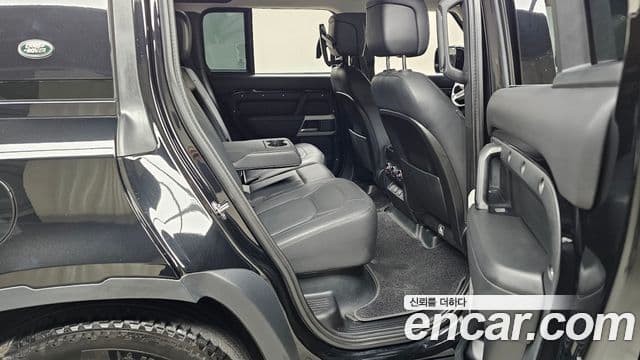 Land Rover Defender (L663) 110 D300 HSE, 2023 12