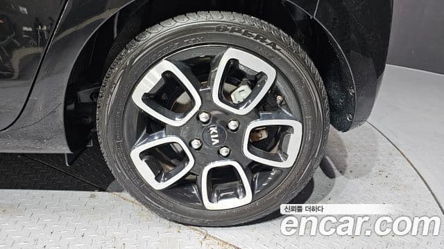 Kia The / новый New Ray Signature, 2021 все фото