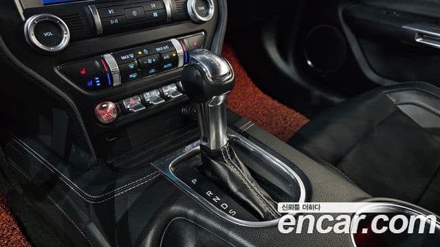 Ford Mustang купе, 2019 9