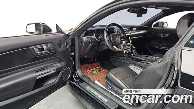 Ford Mustang купе, 2019 10