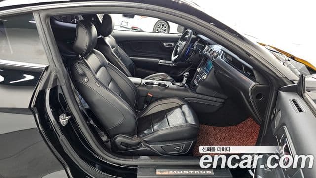 Ford Mustang купе, 2019 11