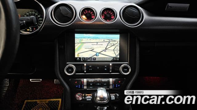 Ford Mustang купе, 2019 14