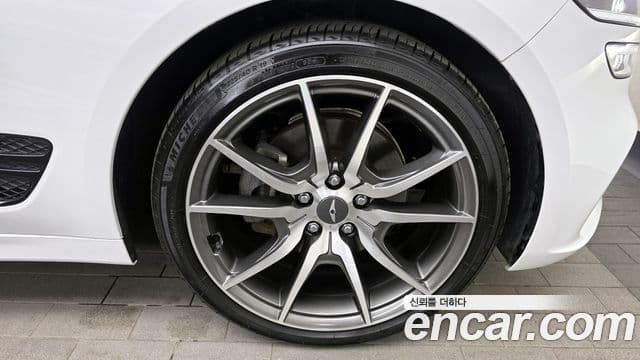 Genesis The / новый New G70, 2023 все фото