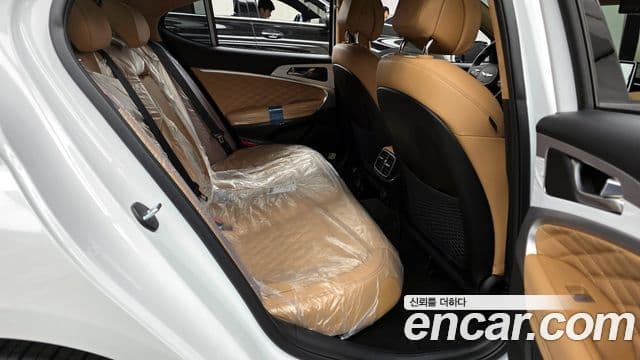 Genesis The / новый New G70, 2023 12