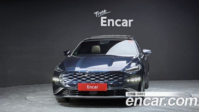 Kia K8 гибрид Signature, 2023 3