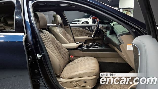 Kia K8 гибрид Signature, 2023 10