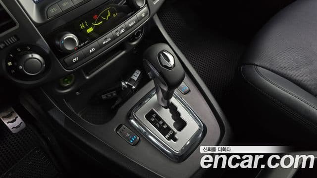 KG모빌리티(SsangYong) Korando 투리스모 4WD RX 9인승, 2018 9