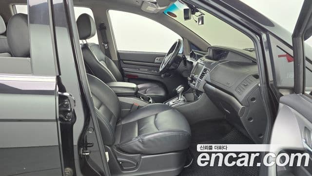 KG모빌리티(SsangYong) Korando 투리스모 4WD RX 9인승, 2018 11