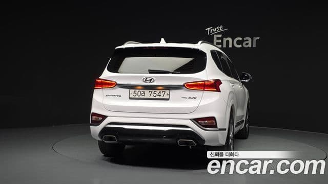 Hyundai Santa Fe TM Inspiration, 2019 4