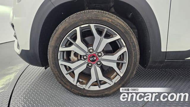 Kia Seltos Signature, 2022 все фото